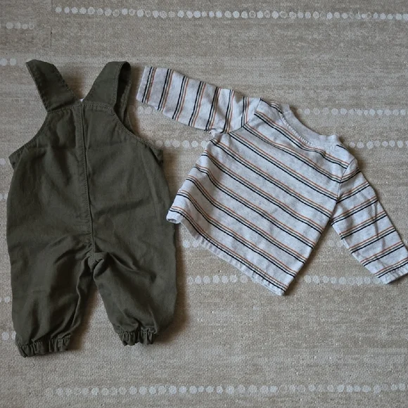 Carter's Green Overall Set - Picture 3 of 3